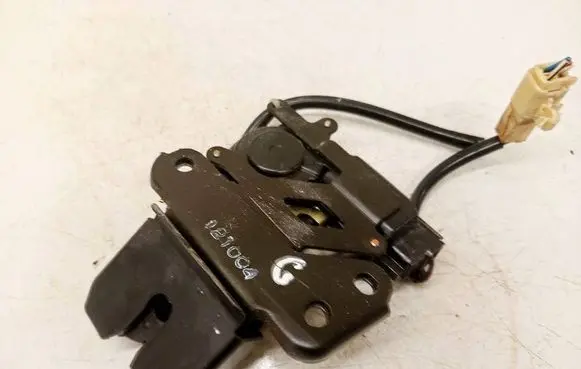 Toyota Avensis T250 Tailgate/trunk/boot lock/catch/latch 