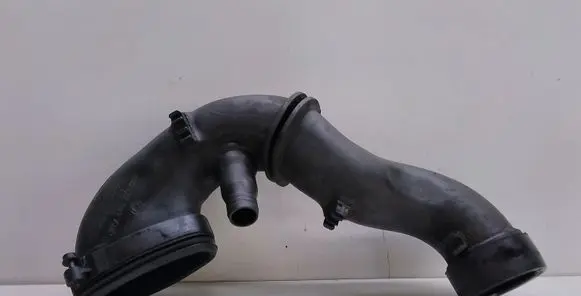 BMW X3 E83 Turbo air intake inlet pipe/hose 7794172 13717794172