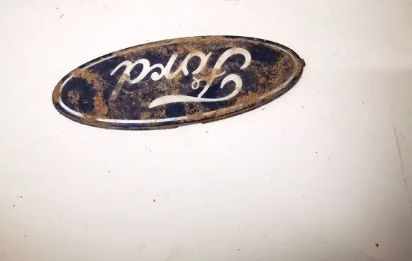 Ford Mondeo MK II Manufacturer badge logo/emblem 