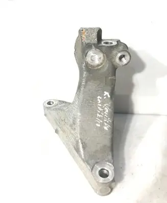 Subaru Outback (BS) Gearbox mounting bracket