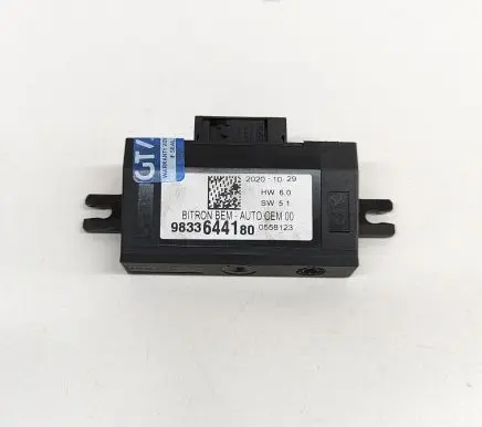Peugeot 3008 II Door control unit/module 9833644180