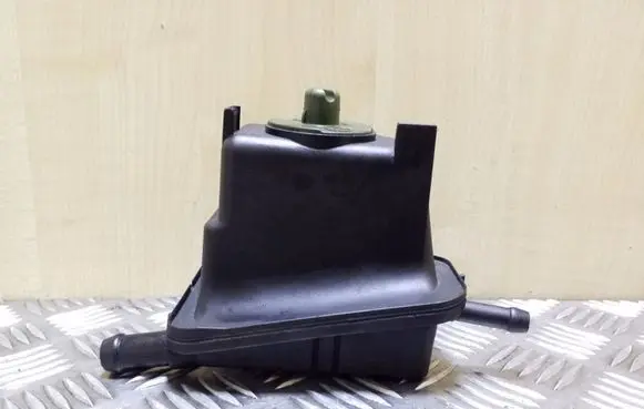 Power steering fluid tank/reservoir