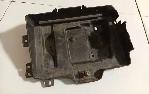 Opel Astra H Battery box tray 13110827