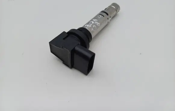 Seat Ibiza IV (6J,6P) High voltage ignition coil 036905715