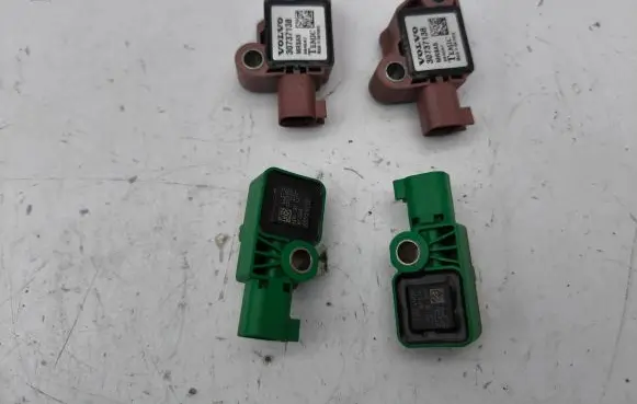 Volvo V50 Airbag deployment crash/impact sensor 31264409 30737138