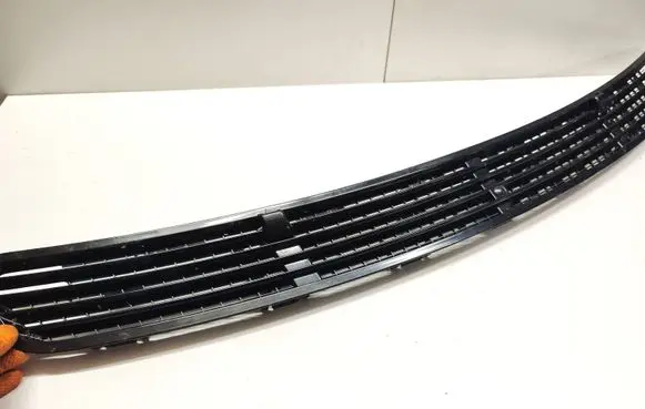 Mercedes-Benz E W211 Wiper trim 2118800005 396270