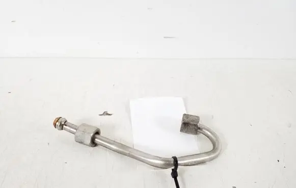 Volkswagen Golf VII Fuel injector supply line/pipe 