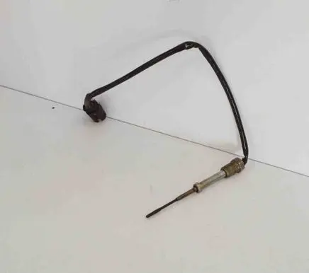 BMW 5 F10 F11 Oil temperature sensor 8570234