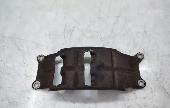 Mercedes-Benz C W205 other engine part