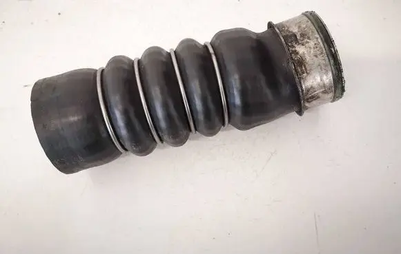 Volkswagen PASSAT B6 Intercooler hose/pipe 