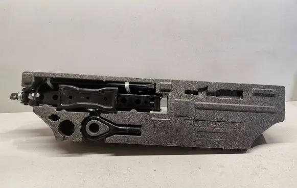 Land Rover Defender Tool set LR128652 LR128641 540123629