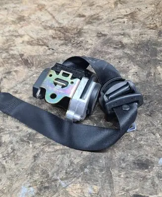 Mercedes-Benz E W211 Front seatbelt 561014601