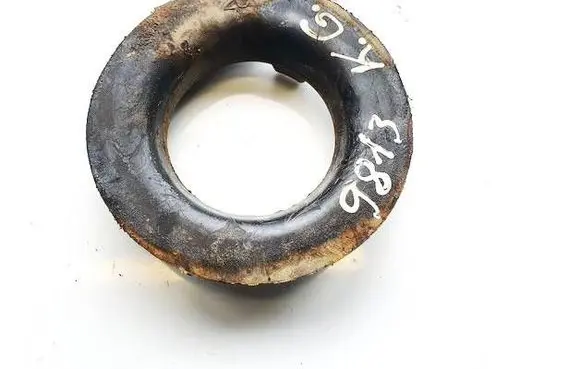 Toyota Avensis T270 Front coil spring rubber mount 