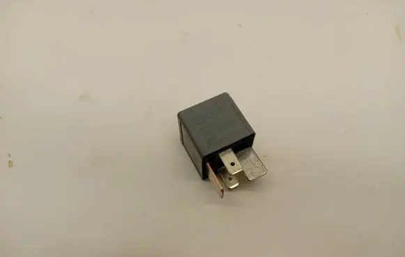 Audi A4 S4 B8 8K Other relay 8D0951253