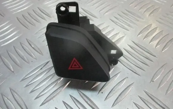 Hyundai i30 Hazard warning light relay 