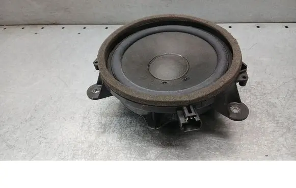 Volvo V50 Subwoofer speaker 30752084