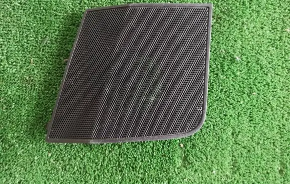 Toyota RAV 4 (XA40) Subwoofer grill/trim 55525-42010