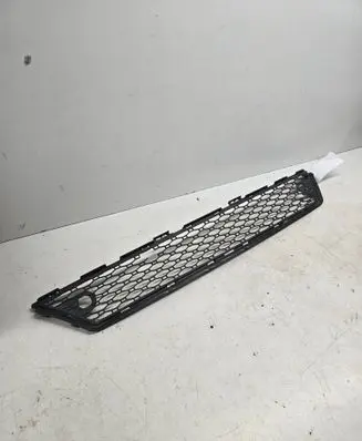 Volvo XC70 Front bumper lower grill 30744523