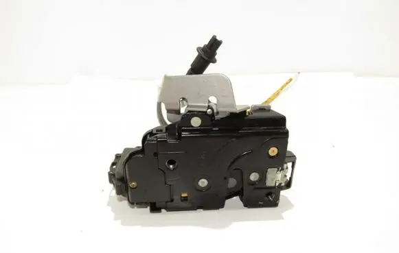 Audi A6 S6 C5 4B Rear door lock 4B0839016G