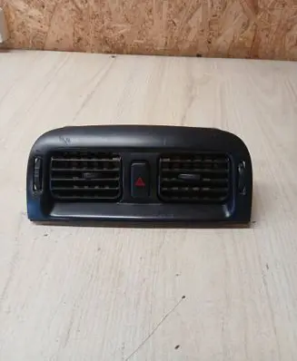Mazda 626 Dash center air vent grill GM933