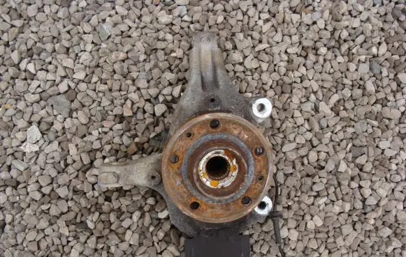Renault Laguna III Front wheel hub spindle knuckle 400140006R