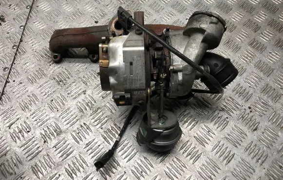 Volkswagen PASSAT B6 Turbo 03G253010