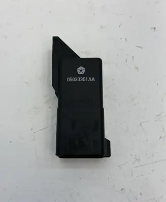 Chrysler Grand Voyager V Glow plug pre-heat relay 05033351AA 0281003040