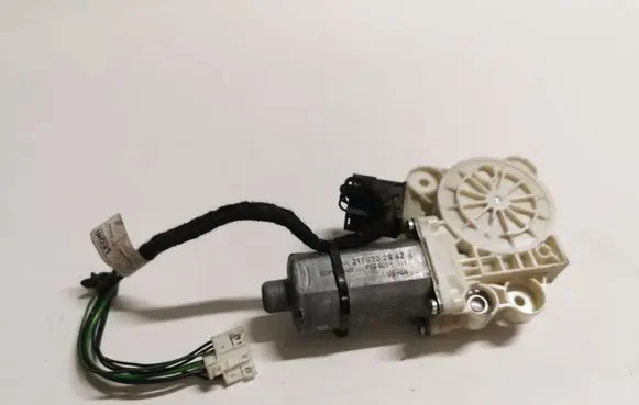Mercedes-Benz E W211 Front door window regulator motor A2118202942