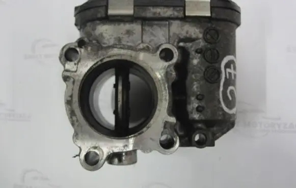Renault Koleos I Throttle valve 8200330810