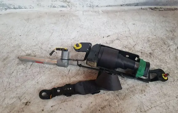 Volvo S60 Front seatbelt