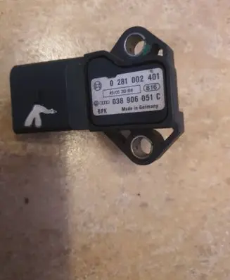 Volkswagen Golf V Air pressure sensor 038906051C 0281002401