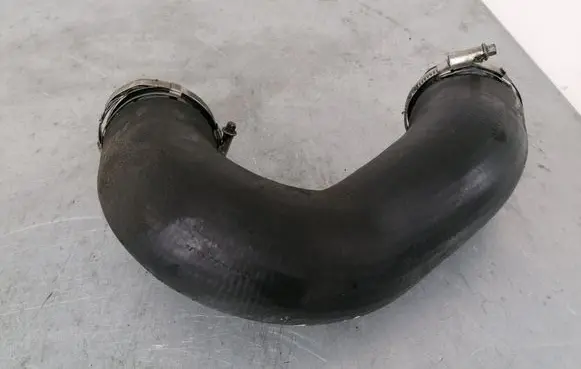 Audi Q7 4L Intercooler hose/pipe 7L6145972E