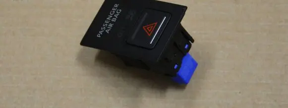 Volkswagen Scirocco Hazard light switch 1K8919234
