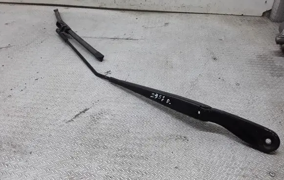 Volvo V50 Windshield/front glass wiper blade 30698250