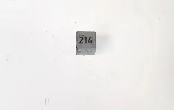 Audi A4 S4 B5 8D Other relay 443951253k 899512