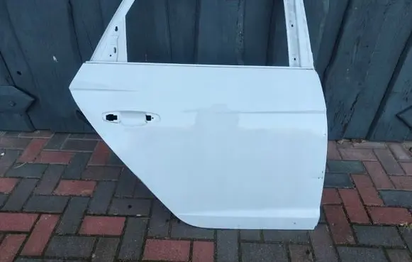 Seat Leon (5F) Rear door