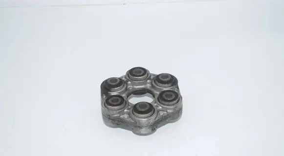 BMW 5 GT F07 Rear prop shaft donut coupling/joint 7605629 26117605629 7610061