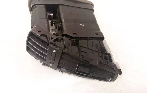 KIA Ceed Dash center air vent grill 