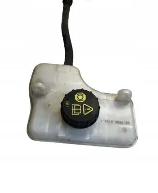Brake fluid reservoir