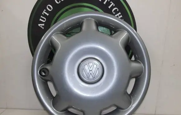 Volkswagen Golf III R14 wheel hub/cap/trim 1HM601147A