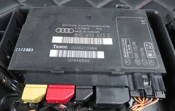 Audi A4 S4 B7 8E 8H Comfort/convenience module 8H0959433D