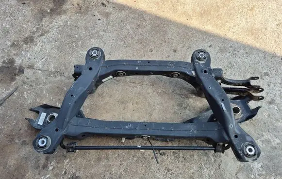 Jeep Cherokee Rear axle beam 