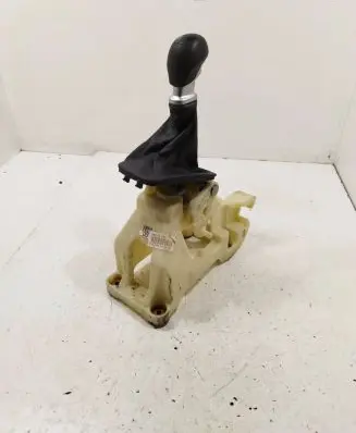 KIA Venga Gear shifter/selector 437001P100