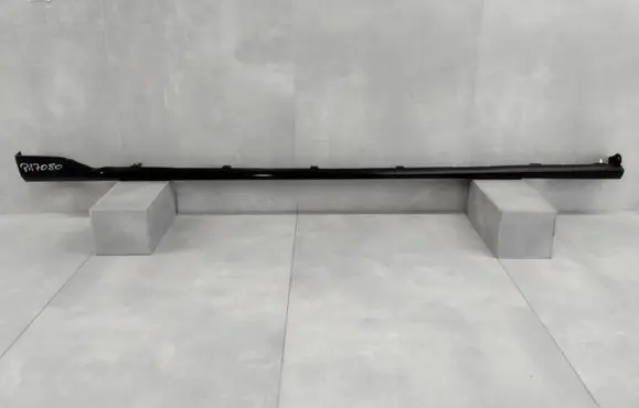 Foot area side trim