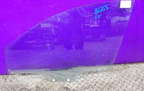 Hyundai i10 Front door window glass four-door