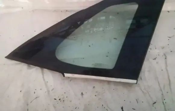 Citroen C4 I Picasso Rear side window