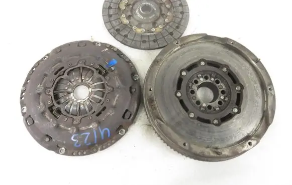 Toyota Avensis T250 Dual mass flywheel 3125005130