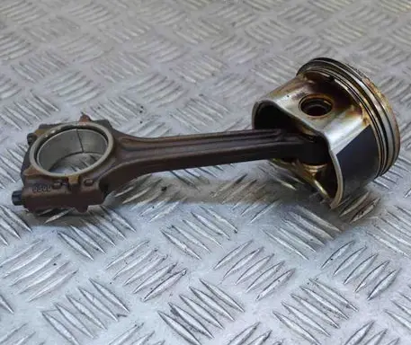 Volkswagen Golf V Piston 038107065H