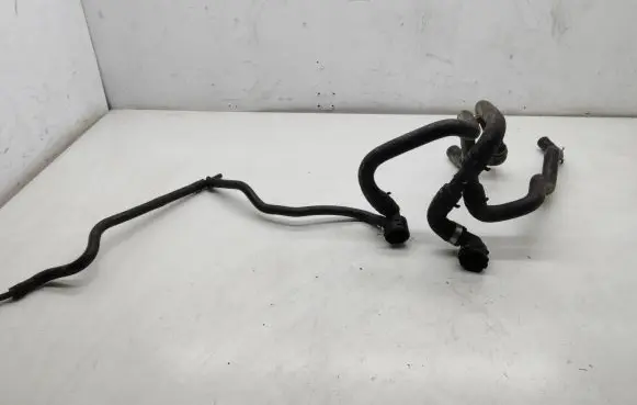 Coolant pipe/hose