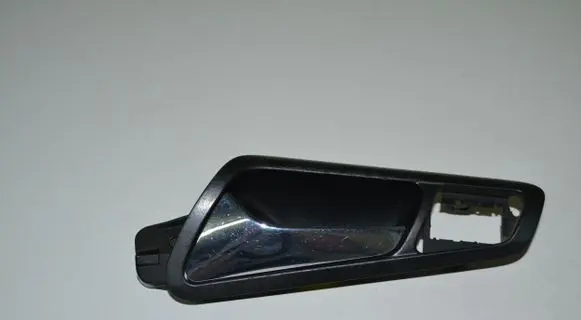 Volkswagen PASSAT B6 Front door interior handle 3C1837113
